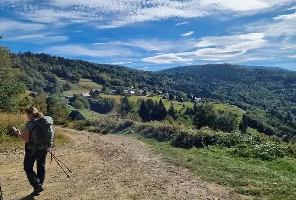 Mędralowa zdobyta! Rekordowa frekwencja na wycieczce z cyklu „Poznajemy nasze szlaki”