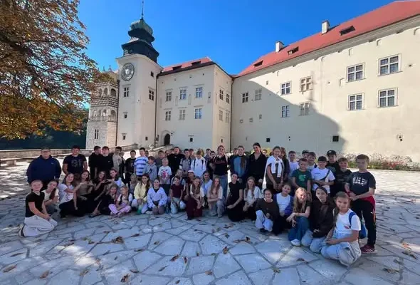 Wycieczka po Jurze Krakowsko-Częstochowskiej: Ojcowski Park, Jaskinia Łokietka i Pieskowa Skała