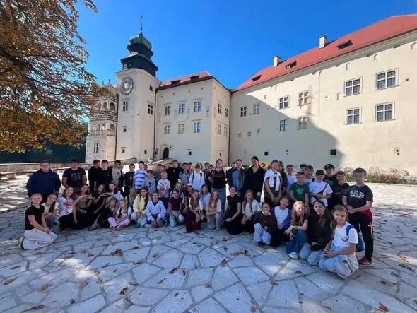 Wycieczka po Jurze Krakowsko-Częstochowskiej: Ojcowski Park, Jaskinia Łokietka i Pieskowa Skała