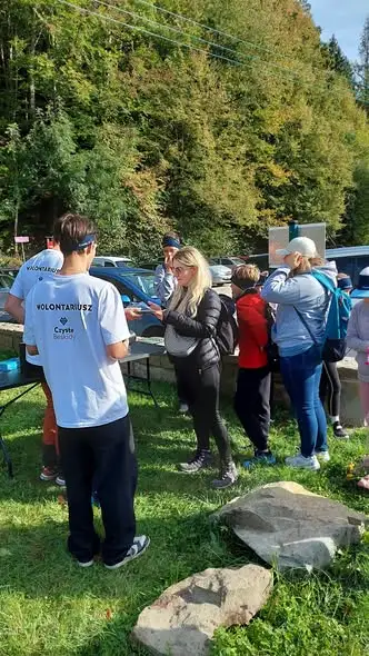 Mieszkańcy gminy Lipowa posprzątali Beskidy – dwie akcje, sześć lokalizacji i Skrzyczne