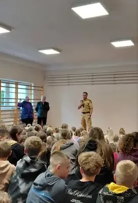 Uczniowie z Ujsołów i Glinki uczyli się, jak reagować na sygnały alarmowe