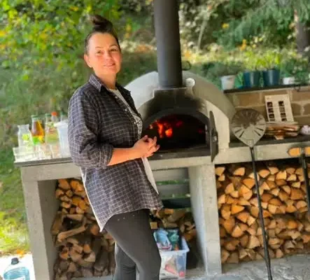 Klasa 1ct z ZSME w Żywcu na warsztatach kulinarnych w Eco Zakątku w Ostrym