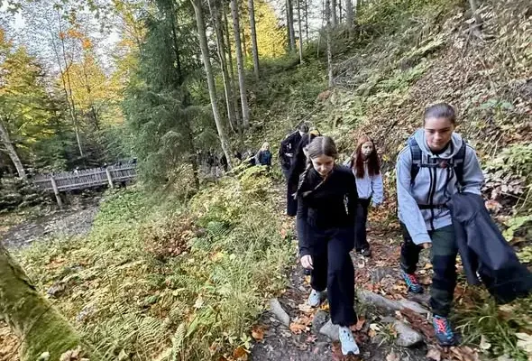 Klasa mundurowa ZSME Żywiec na obozie w Beskidach – 16 km marszu i szkolenie z GOPR