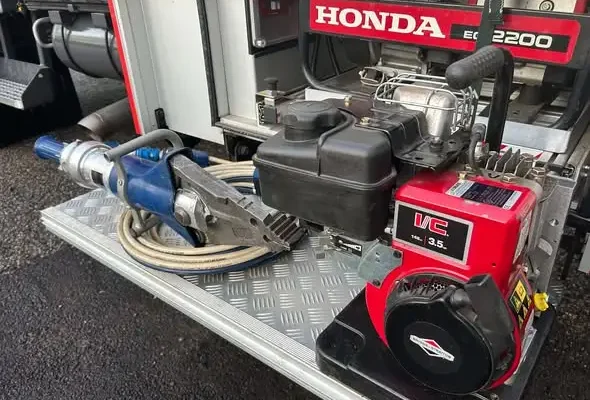 OSP Gilowice sprzedaje zestaw narzędzi hydraulicznych – agregat z nożycorozpieraczem KOMBI za 5 000 zł