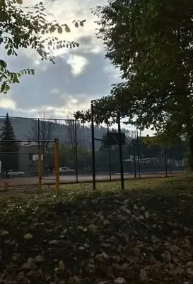 Wandalizm w Parku Gminnym w Rajczy. Urząd apeluje do sprawców