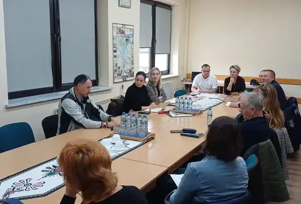Jeleśnia: dyrektorzy szkół i policja o bezpieczeństwie uczniów