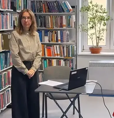 Uczniowie z Łękawicy odwiedzili Czytelnię Naukową – lekcja o komunikacji i bibliotece