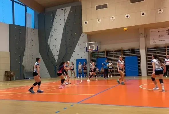 Siatkarskie kadetki z Żywca rozbiły BKS Bielsko-Biała w trzech setach