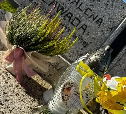 Przedszkolaki z Jeleśni odwiedziły grób patronki – Magdaleny Zawady