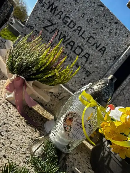 Przedszkolaki z Jeleśni odwiedziły grób patronki – Magdaleny Zawady