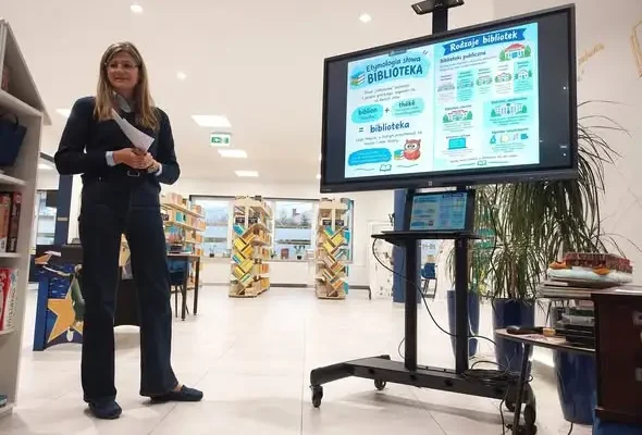 Deszcz nie przeszkodził — klasa IV z Rycerki Górnej odwiedziła bibliotekę w Rajczy